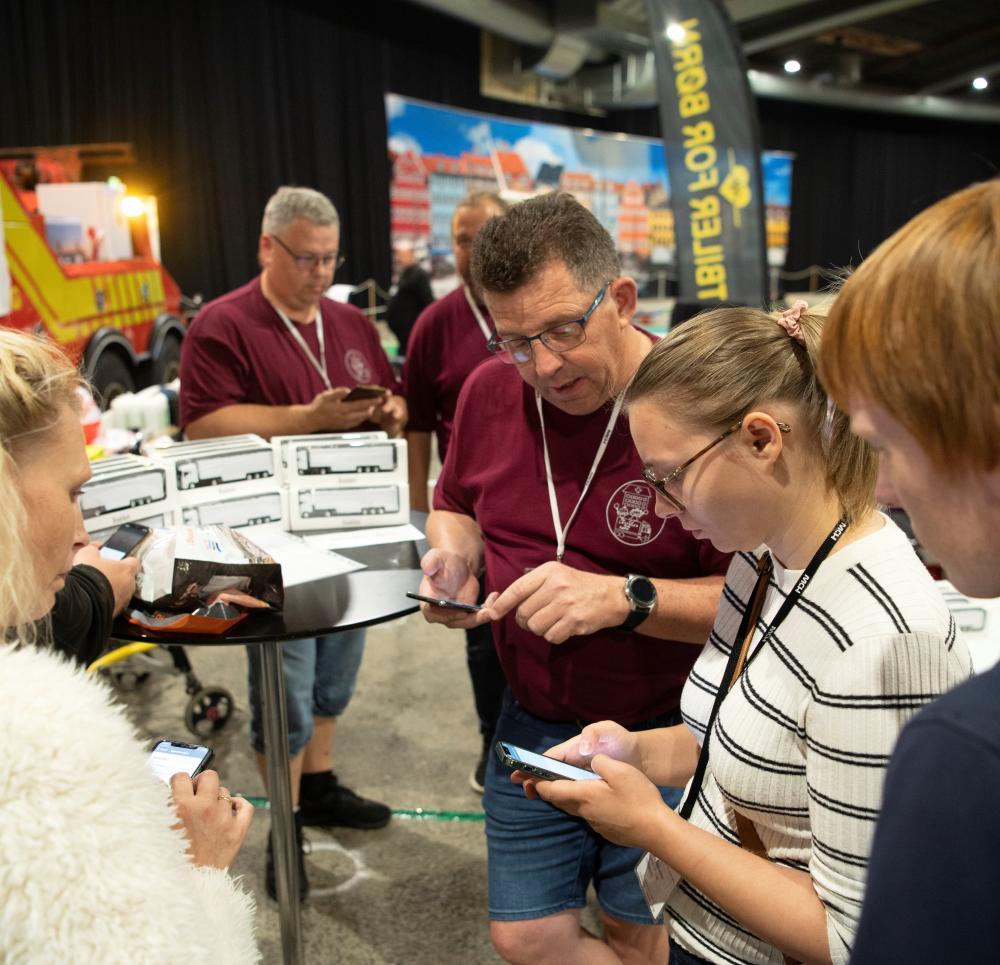 Lastbiler for Børn besøger transportmessen
