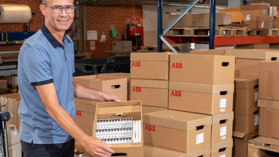 Case: Titech Electric værdsætter, når ABB leverer varerne uden emballage