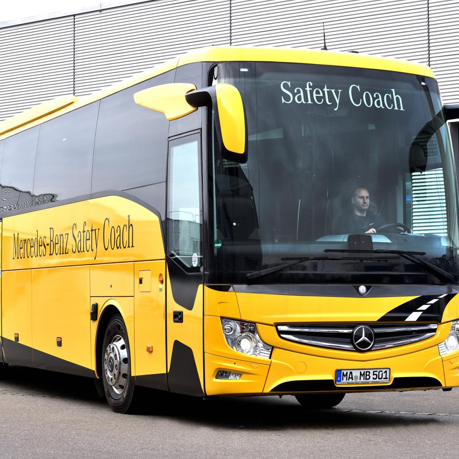 MERCEDES-BENZ TOURISMO L