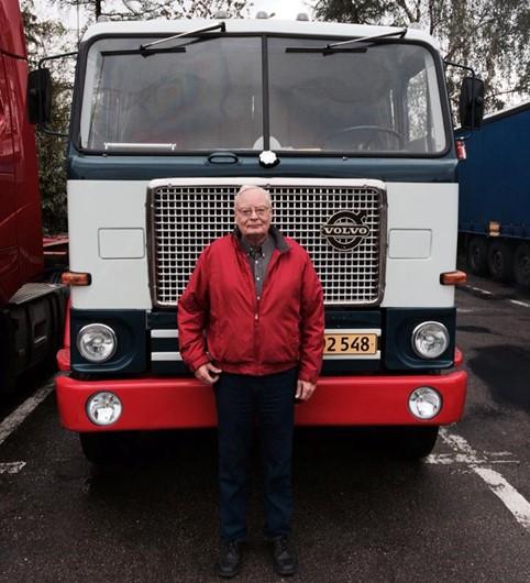 Boglancering: Vognmand Mogens Nielsen gæster ITD's stand og får en snak om sin nye bog med formanden for ITD John A. Skovrup