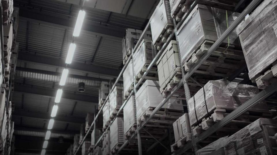 Bud på løsning af lager og logistik